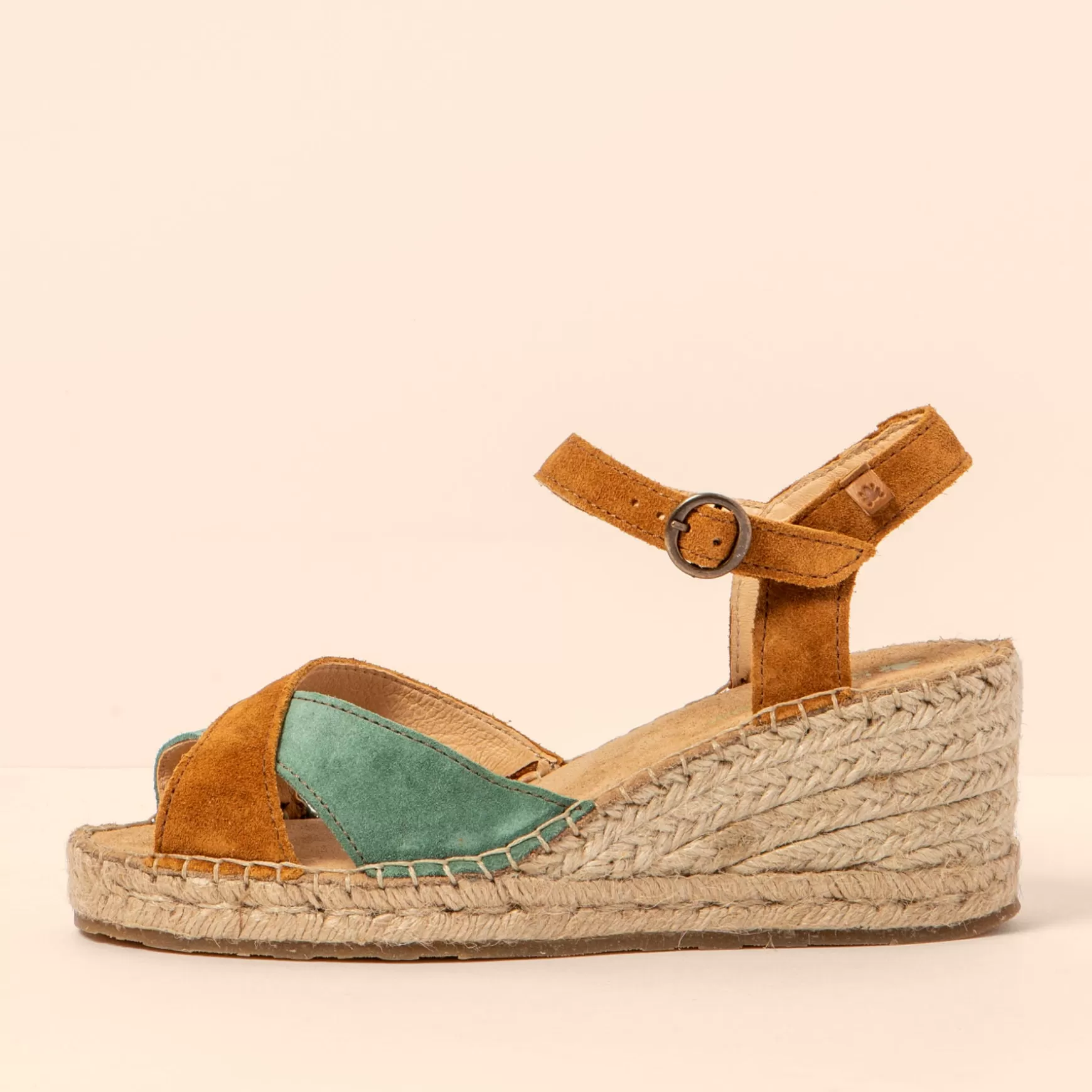 El Naturalista Kile Sandal<5261 Almazara