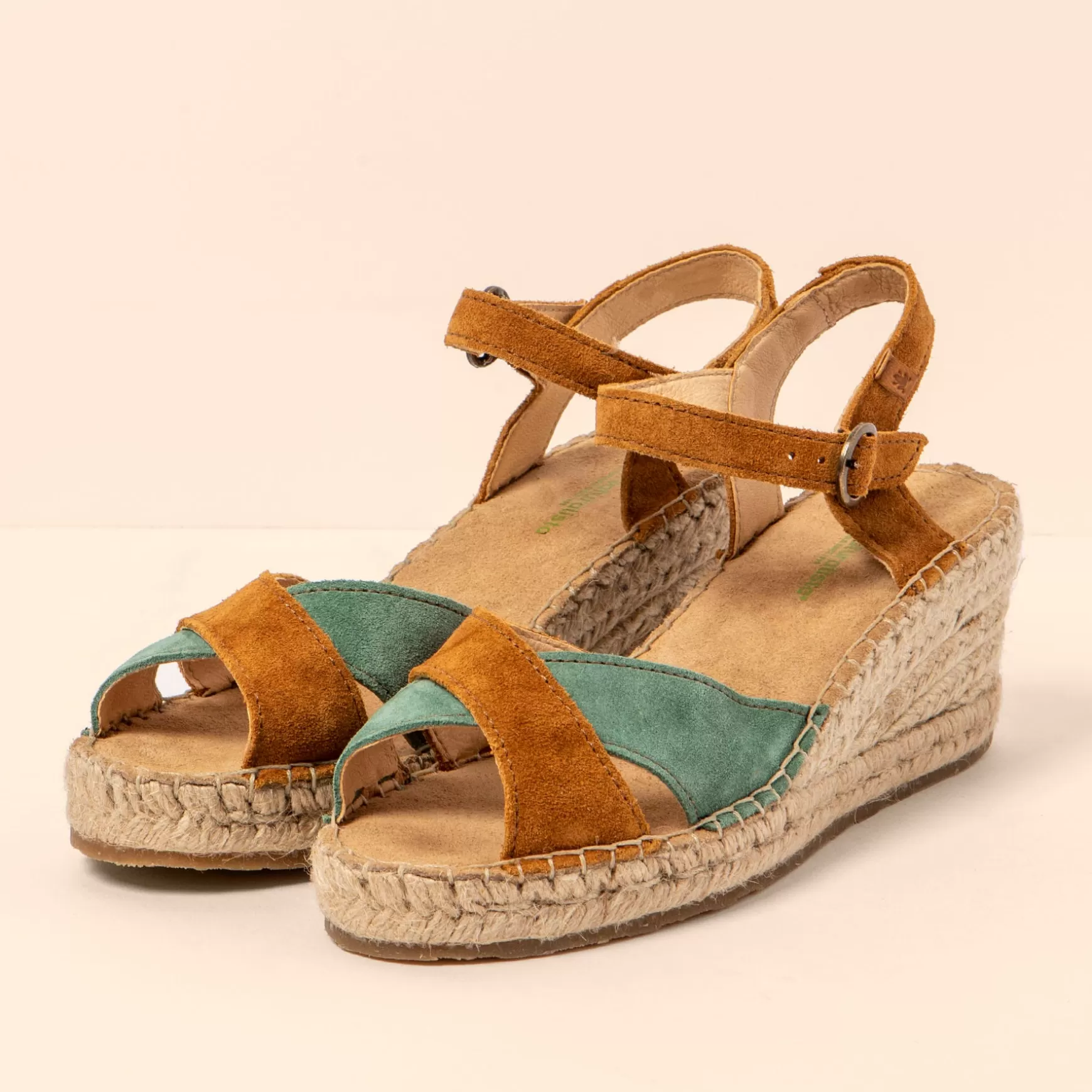 El Naturalista Kile Sandal<5261 Almazara