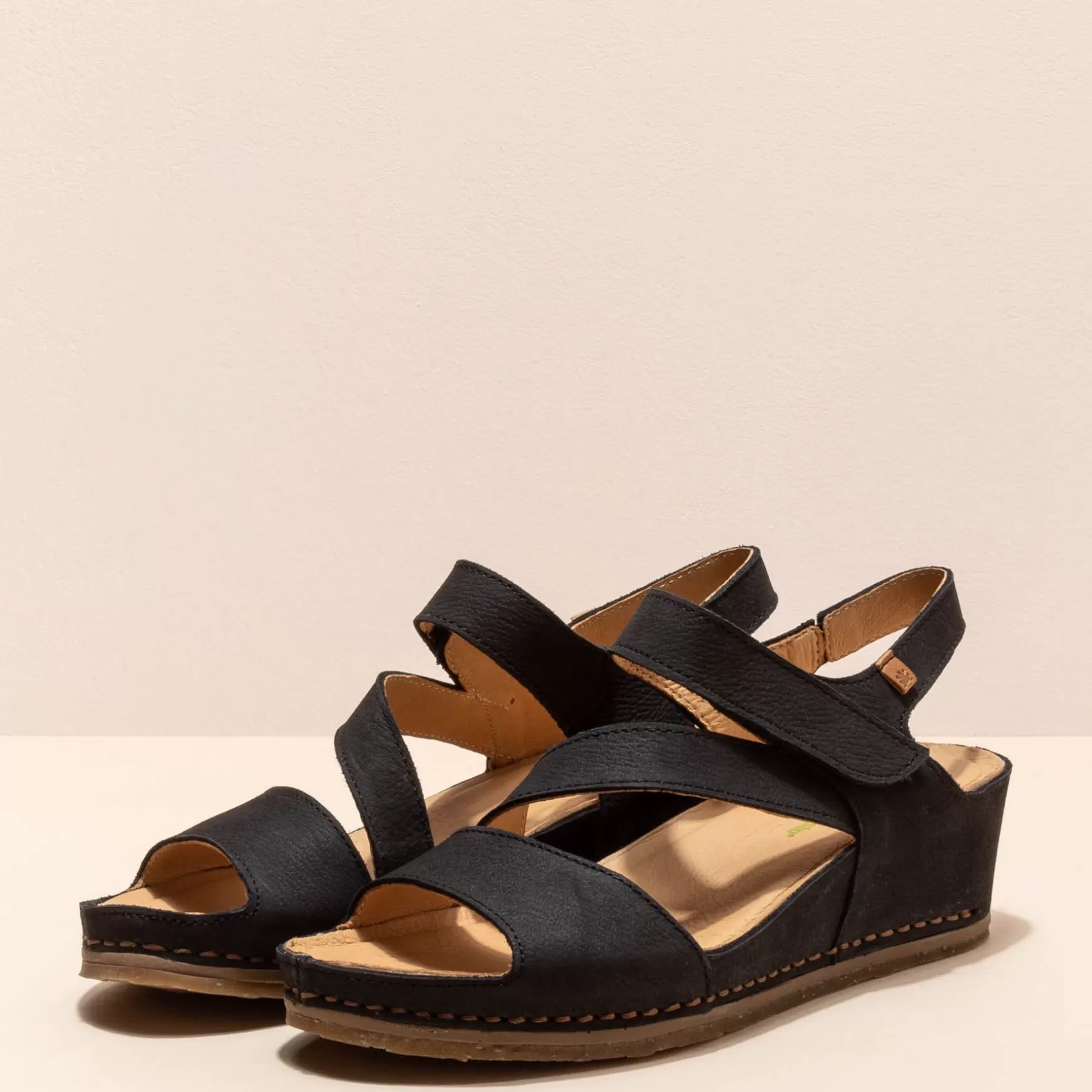 El Naturalista Kile Sandal<5852 Billed